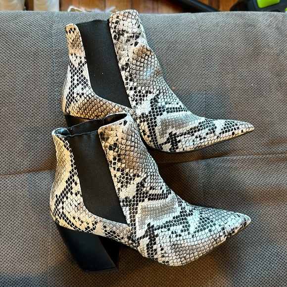 Women’s python ankle chelsea boot - Picture 3 of 4